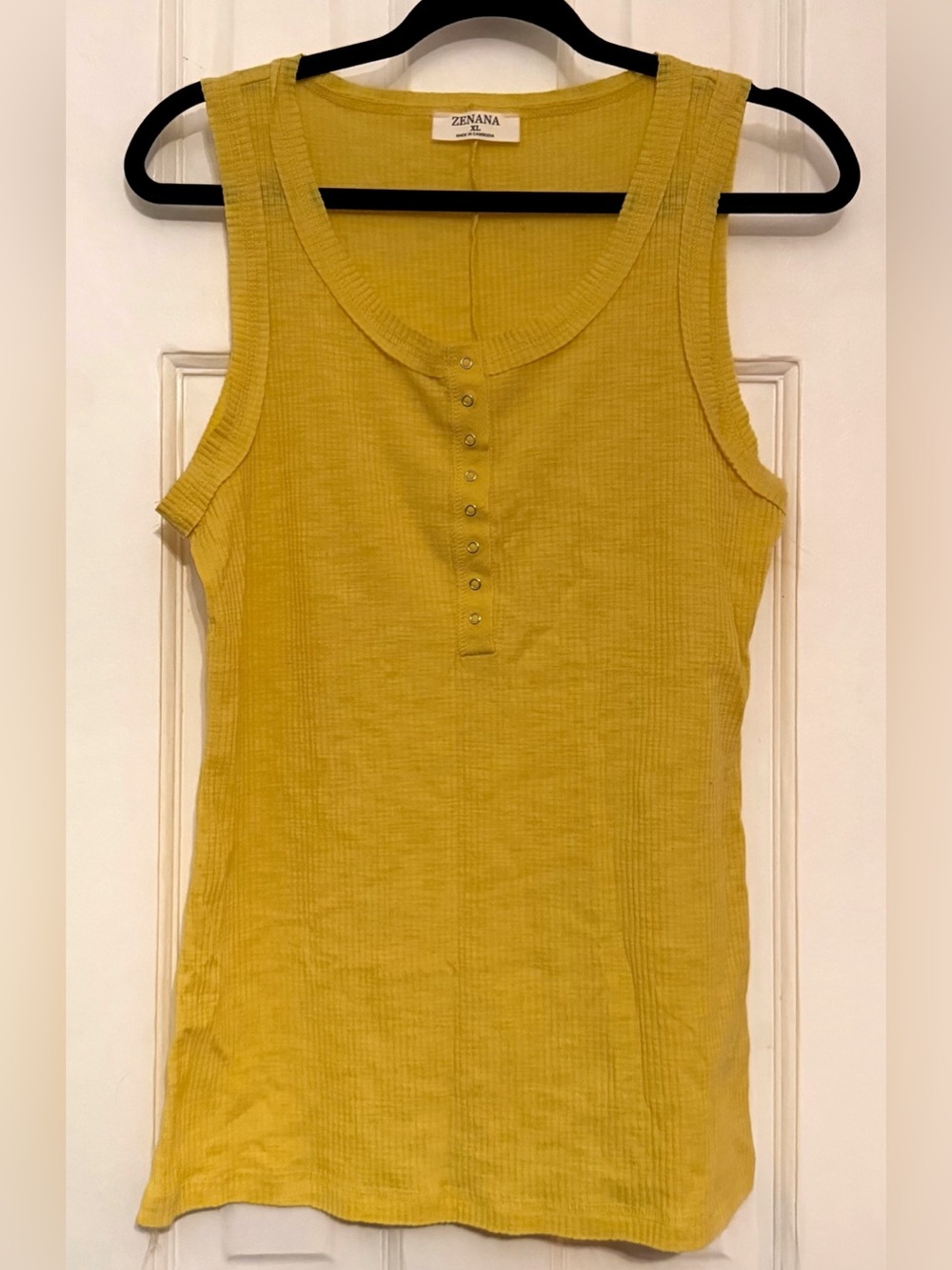 ZENANA- Ribbed Snap Front Tank Top Size XL NWOT